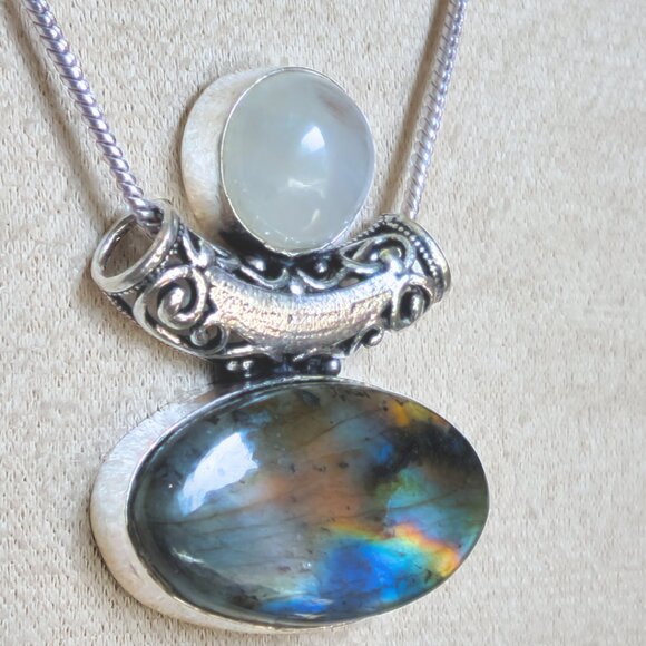 Artisan Jewelry - Labradorite Moonstone Decorative Bail Pendant Sterling Necklace Handcrafted NWOT